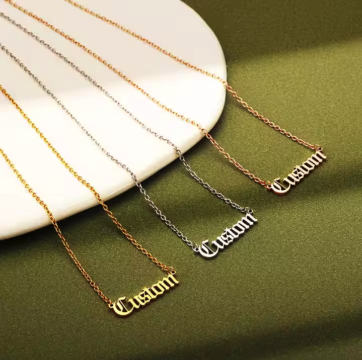 Personalized Classic English Name Necklace